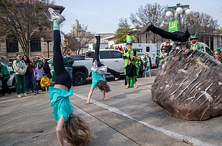 WATCH | St. Patrick’s Day festivities draw hundreds to multiple events