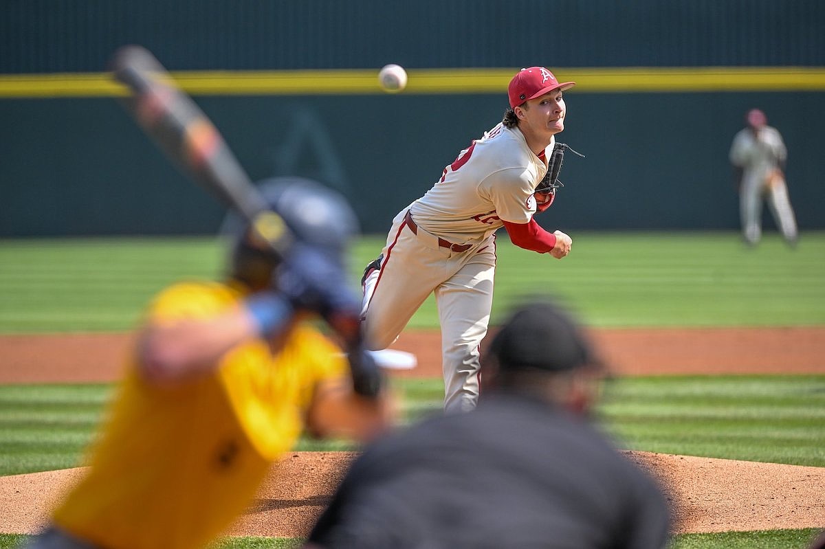 Arkansas baseball freshman Peyton Lee leads Razorbacks to Game 2 win ...