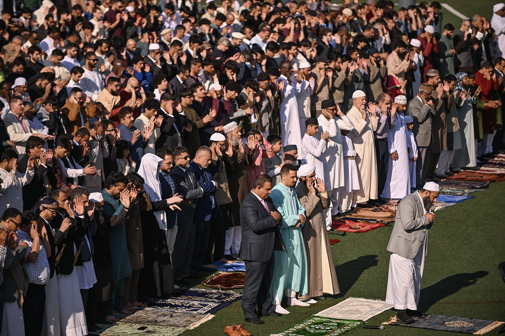 Eid al-Fitr, marking end of Ramadan, celebrated at War Memorial | The ...