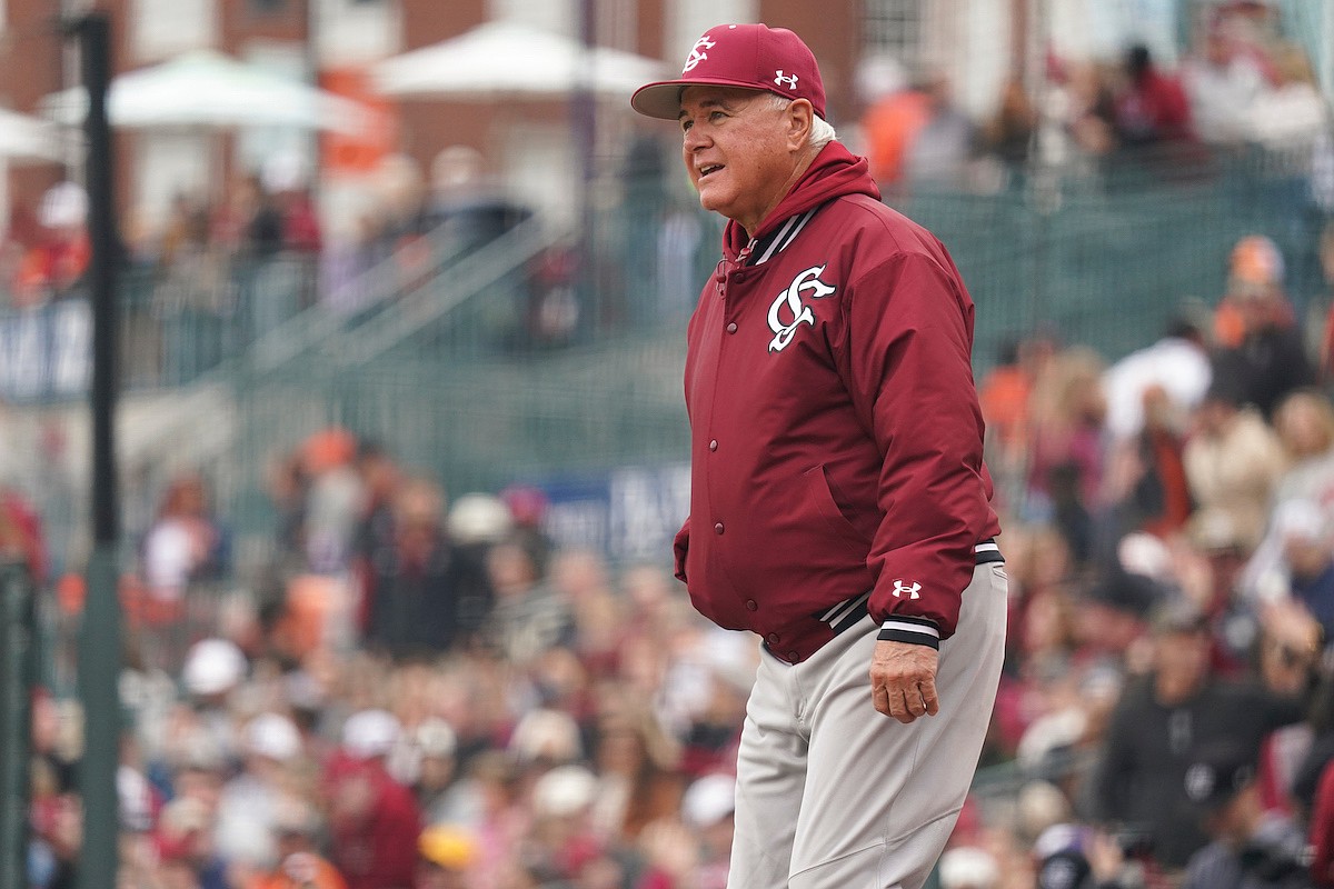 South Carolina coach Paul Mainieri resigns in middle of series with Arkansas baseball