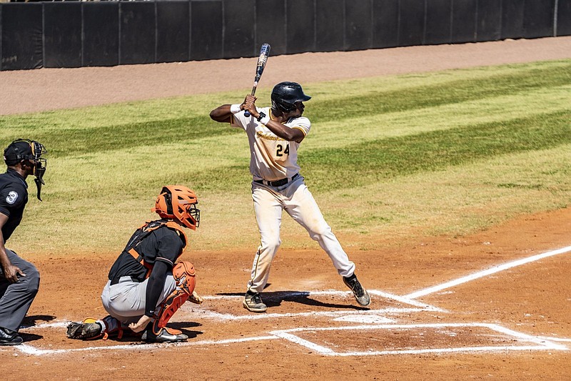 Florida A&M takes advantage of UAPB’s late errors, wins series at Pine Bluff