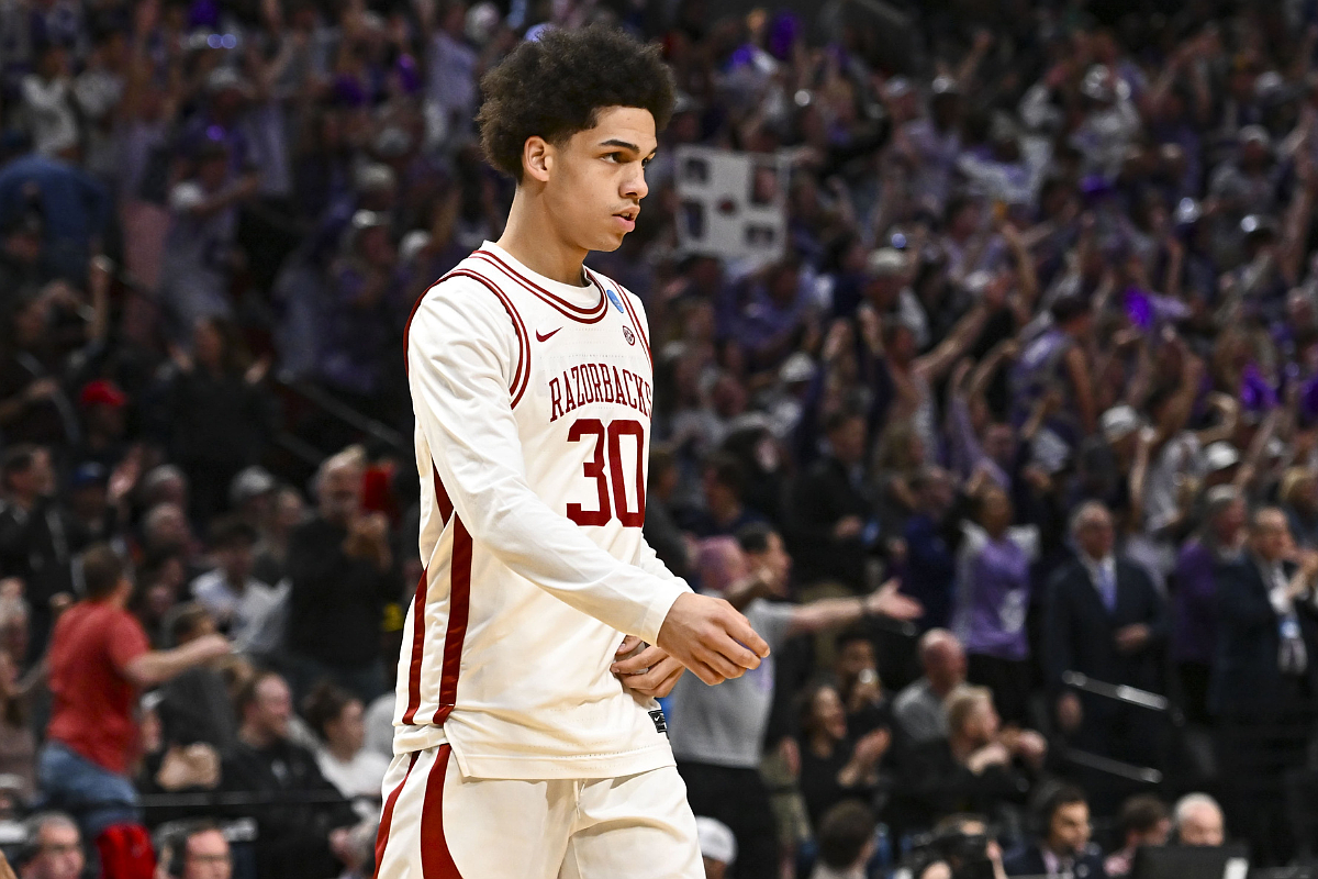 Arkansas basketball notebook: John Calipari trusts 'gut feeling,' says Isaiah Sealy will play against Arizona