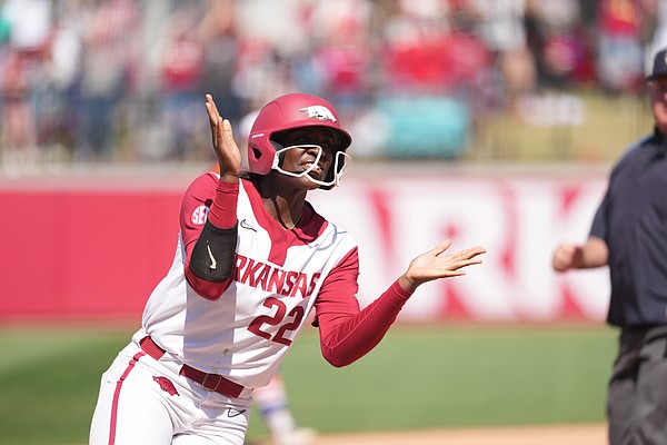 No. 9 Arkansas softball walks off No. 5 Florida for series win