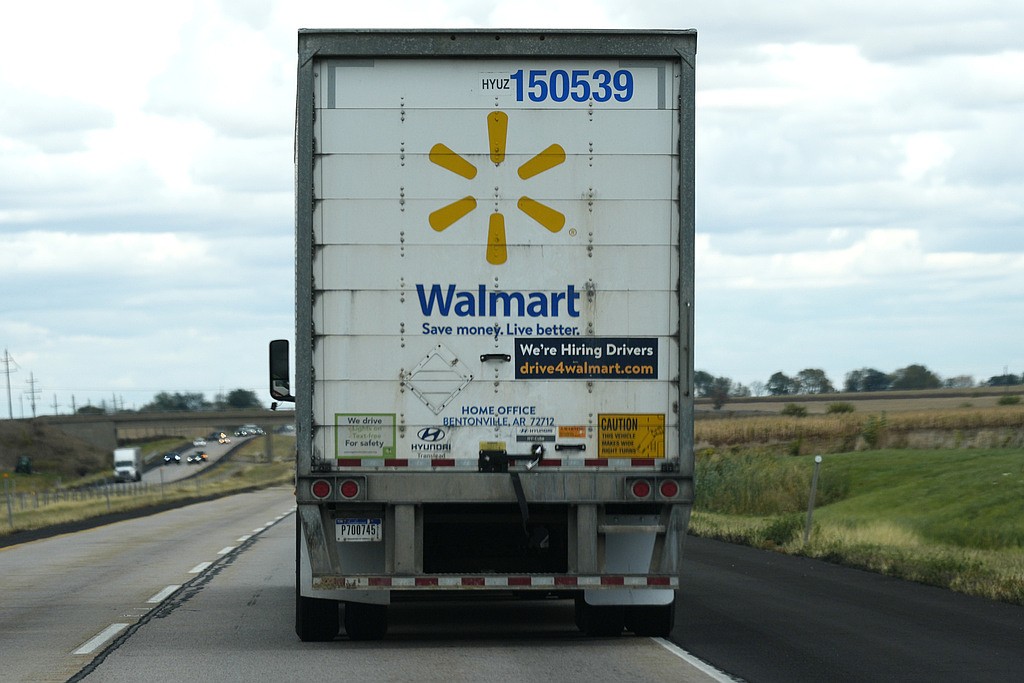 Walmart plans to close Illinois fulfillment center employing 111 people