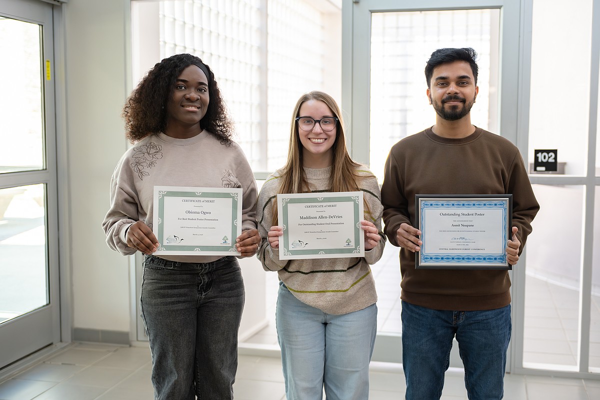 UAM graduate student researchers bring home top awards