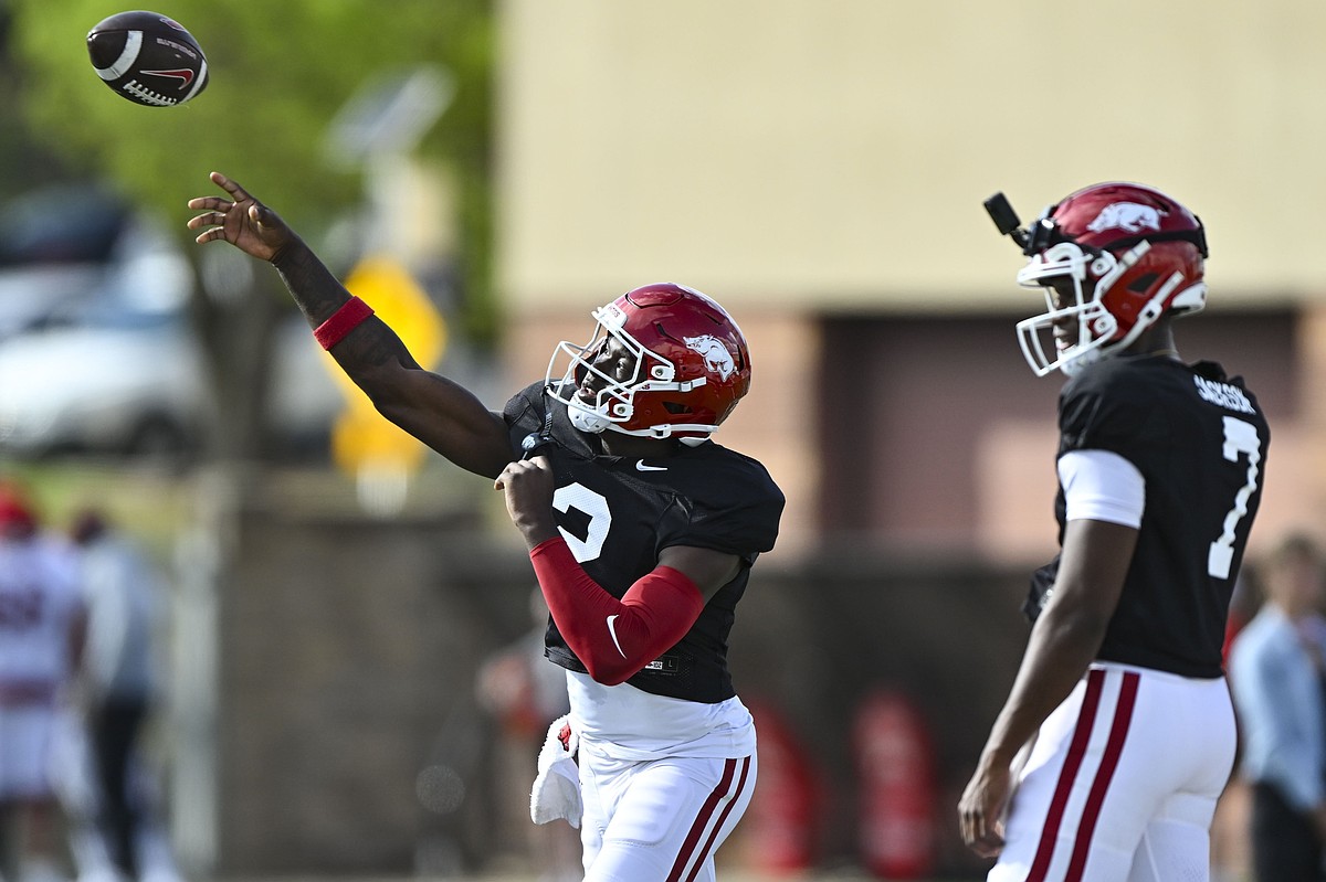 Arkansas football notebook: Ryan Silverfield provides insight on quarterback battle after scrimmage