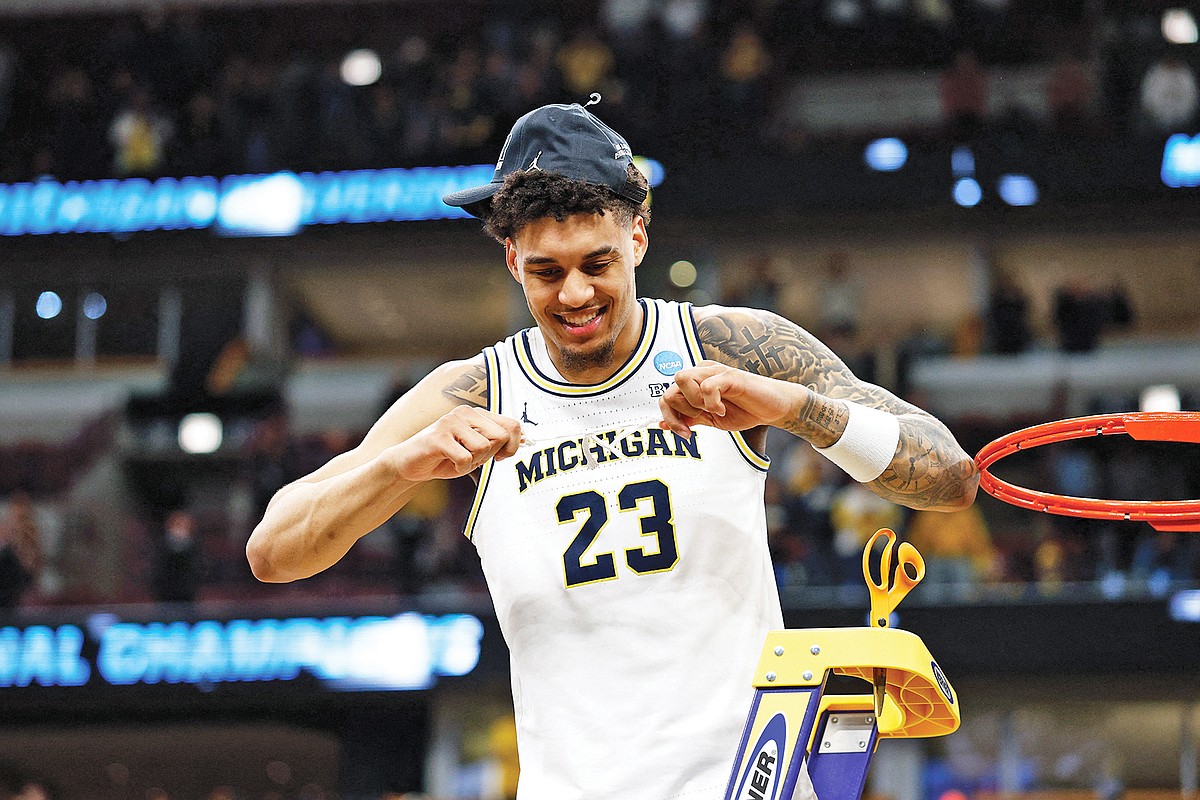 Top seeds Michigan, Arizona meet in NCAA men's semifinal game