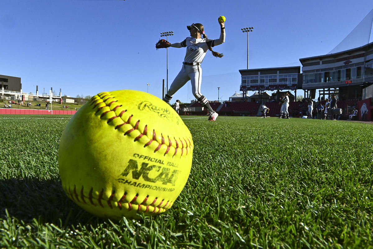 Arkansas stays No. 6 in ESPN/USA Softball poll ahead of series at No. 15 Mississippi State