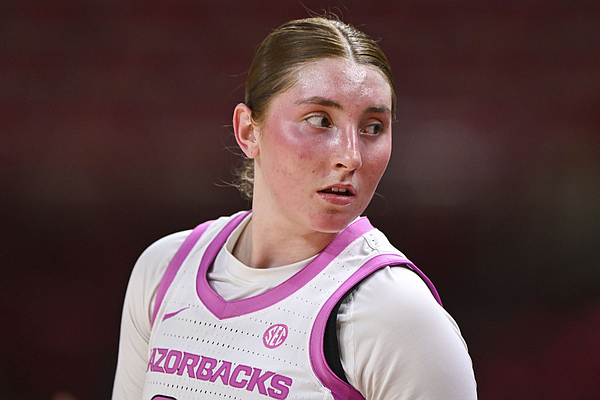 Emily Robinson returning to Arkansas women’s basketball for 2026-27 season