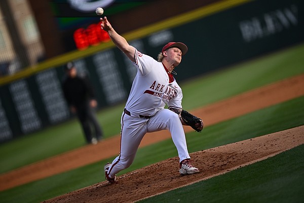 LIVE SCORE UPDATES & ANALYSIS: Arkansas baseball vs. Little Rock