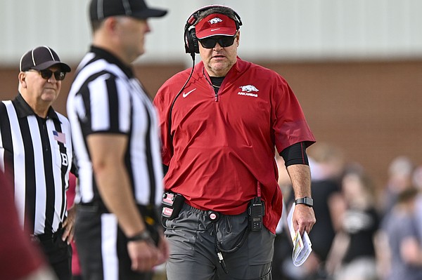 Courtney Crutchfield, Chris Marshall haul in deep-ball TDs to highlight Arkansas spring practice No. 8