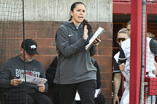 No. 6 Arkansas softball preparing for ‘battle’ at No. 15 Mississippi State