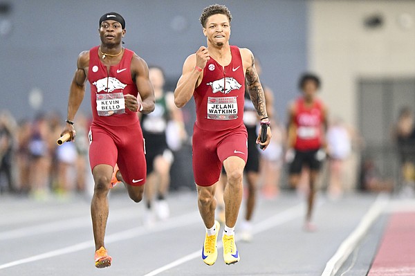 Arkansas track relay teams break meet records in first outdoor races