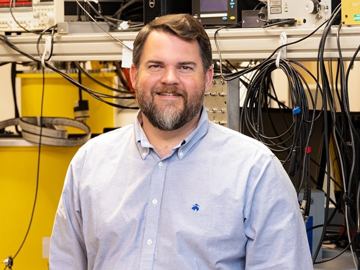 University of Arkansas names quantum physicist as interim director of research institute