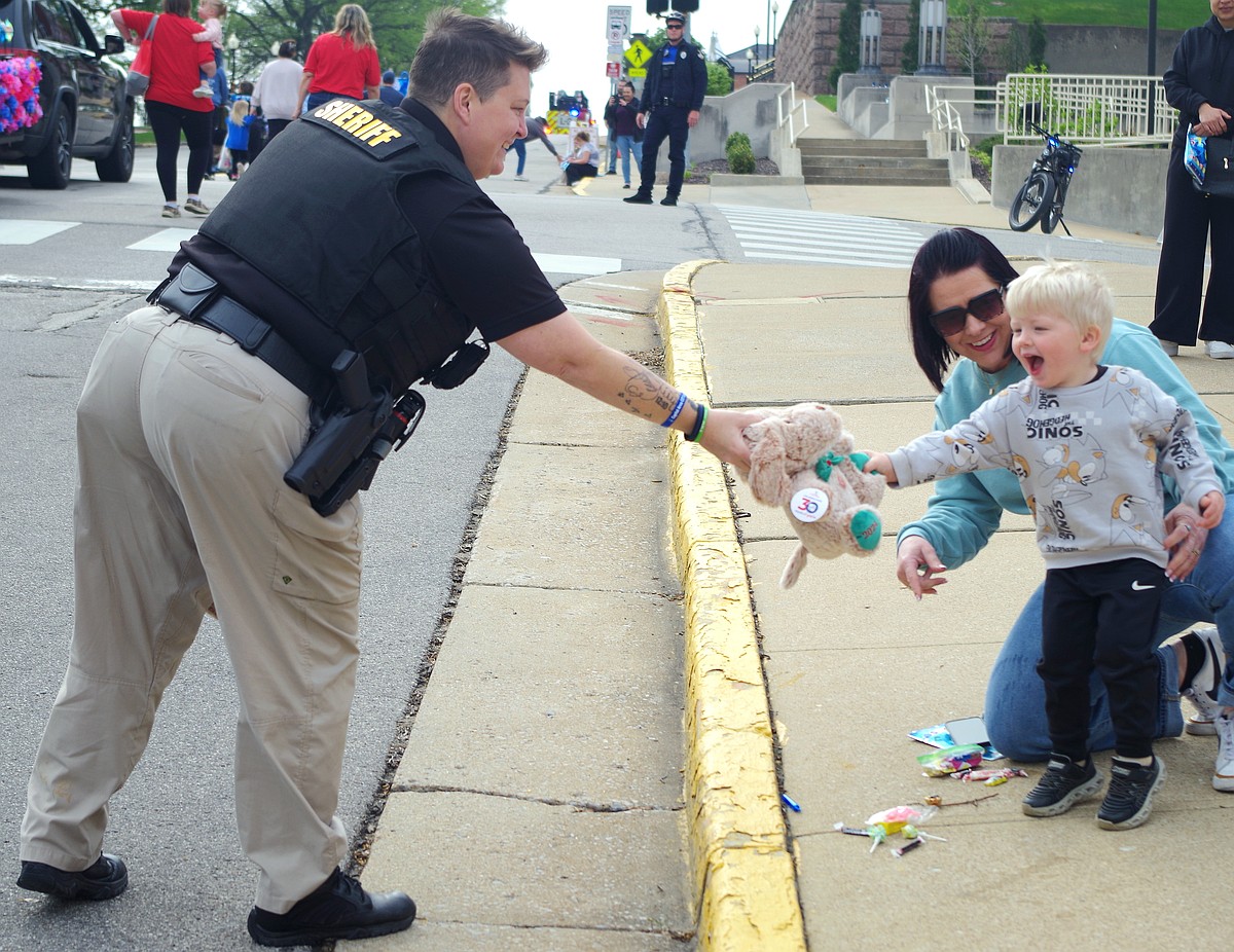 Parade brings awareness to Missouri’s child abuse prevention services