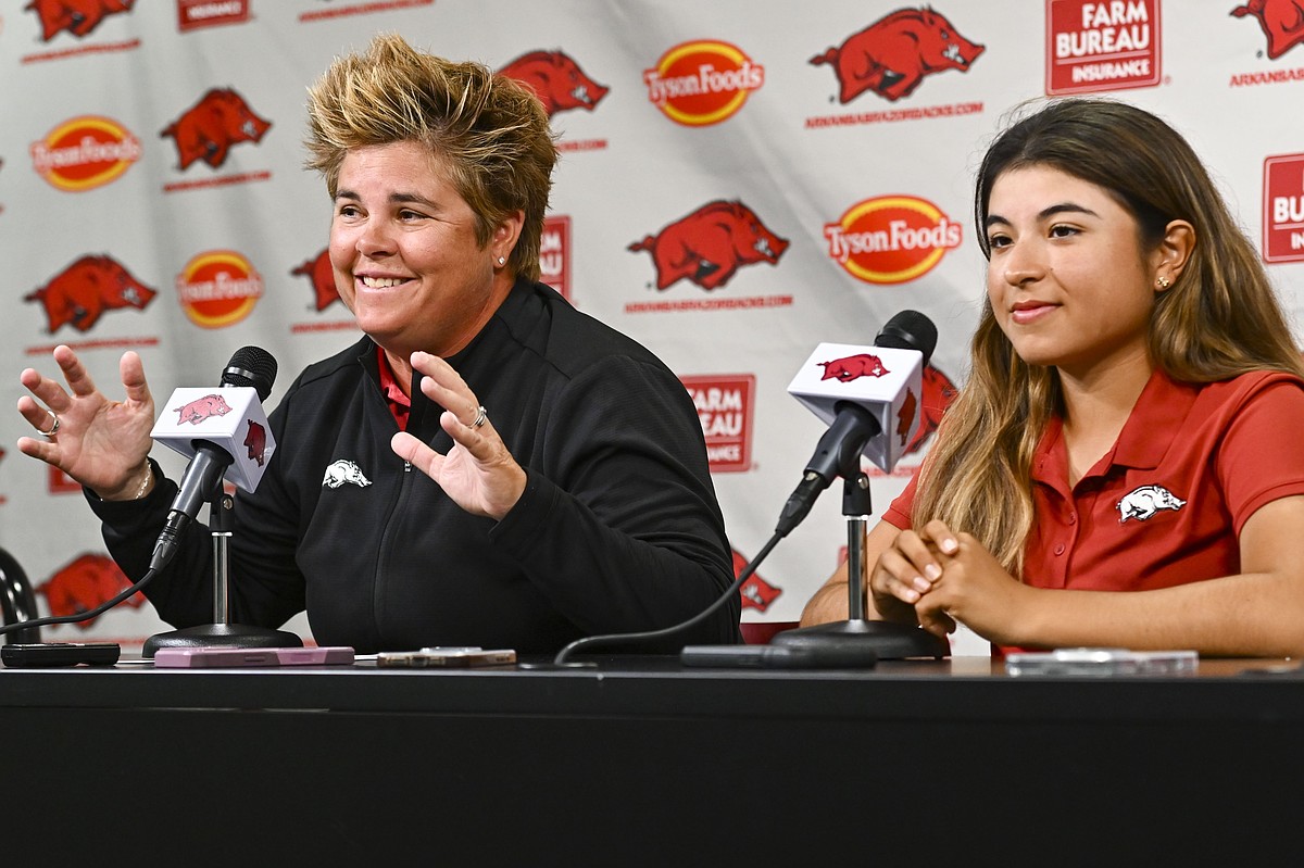 Razorback women's golf in 6th place after first round of SEC championships