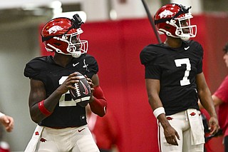 Arkansas football offense pounds for touchdowns in goal line work in ...