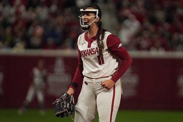 No. 6 Arkansas softball snaps No. 1 Oklahoma’s 31-game home win streak, knots series with Game 2 victory