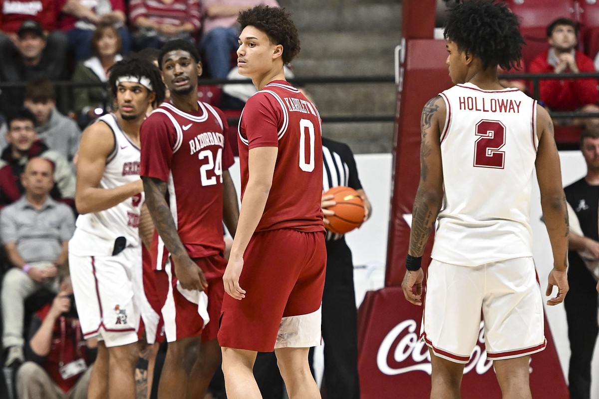 Report: Arkansas basketball player Jaden Karuletwa entering transfer portal