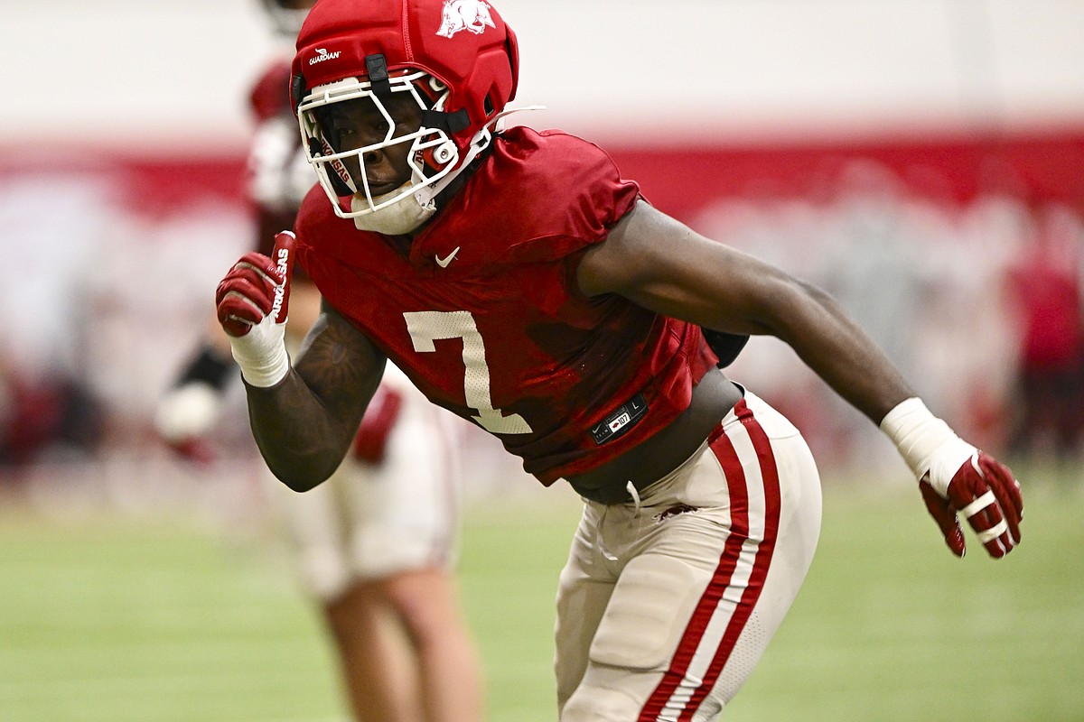 Bradley Shaw takes up the 'Mike' for Arkansas football