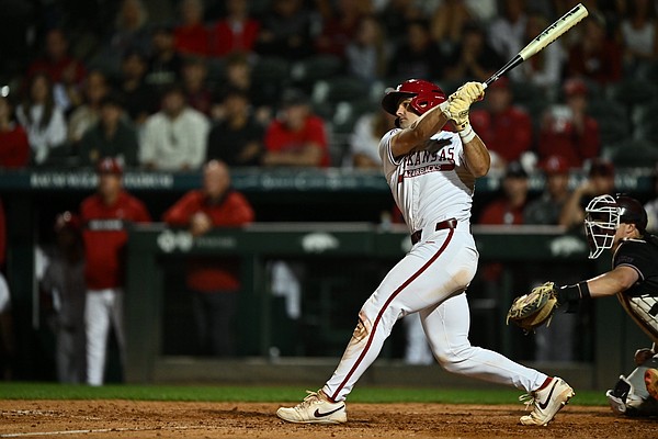 Arkansas baseball scores 8 in the eighth to win rematch with Missouri State
