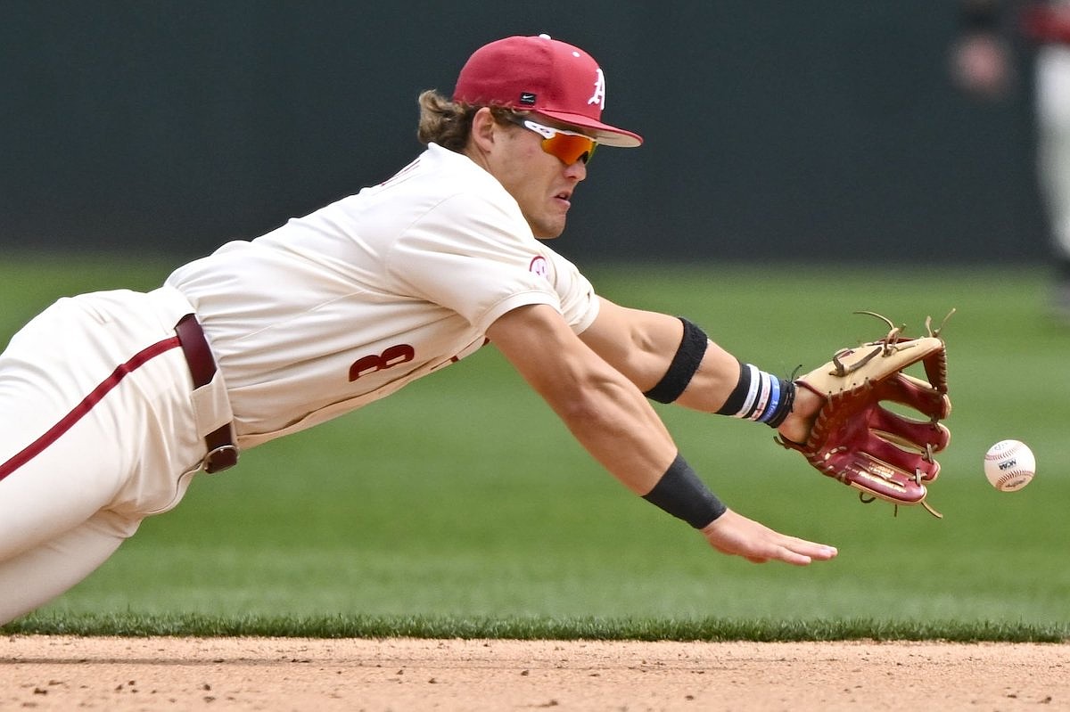 Arkansas baseball defensive numbers lower, but had been improving before 6-error game