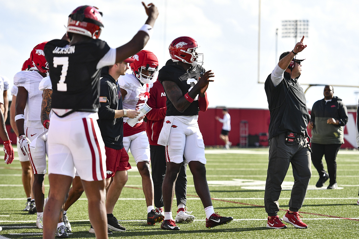 Arkansas football notebook: 'Bad situations' test QBs in battle, Courtney Crutchfield earning trust