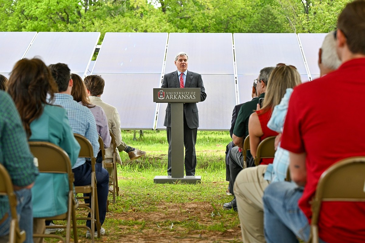 University of Arkansas unveils solar panels in Fayetteville for Earth Day