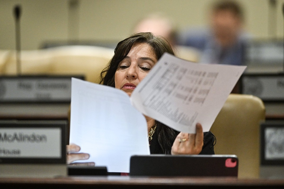 Arkansas panel advances bills allowing up to $300 million in incentives, road work for potential West Memphis manufacturer