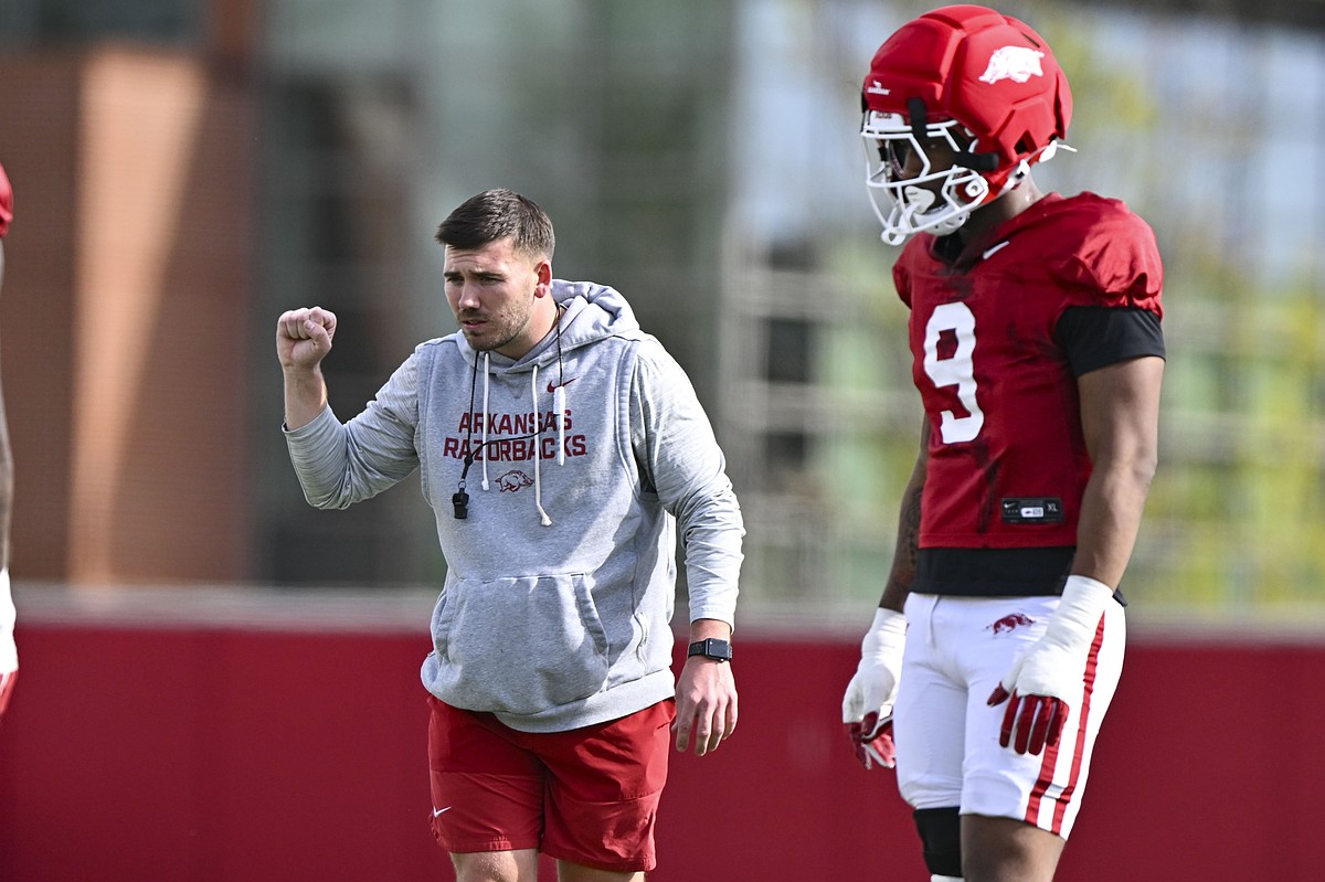 Charlie Collins finds perfect fit in Arkansas football’s new Jack ...