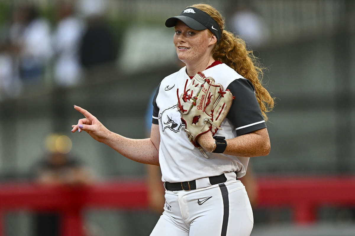 Payton Burnham pitches shutout, No. 6 Arkansas softball beats Missouri in series opener