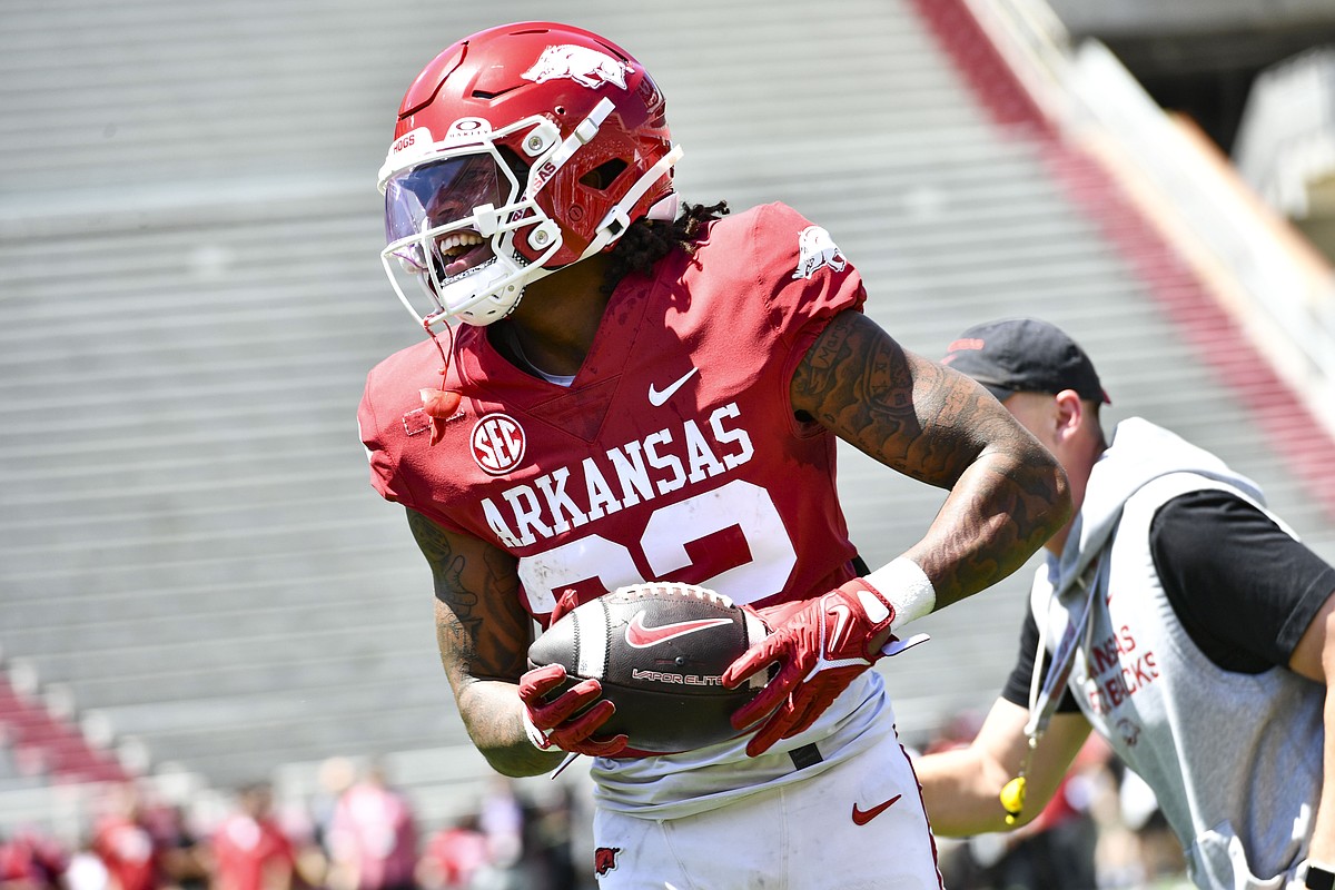 Freshman running back TJ Hodges showing off speed in first year with Arkansas football