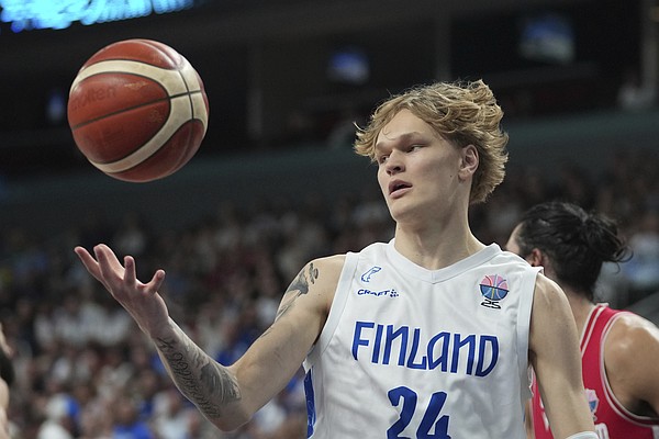 Finnish big Miikka Muurinen commits to Arkansas basketball
