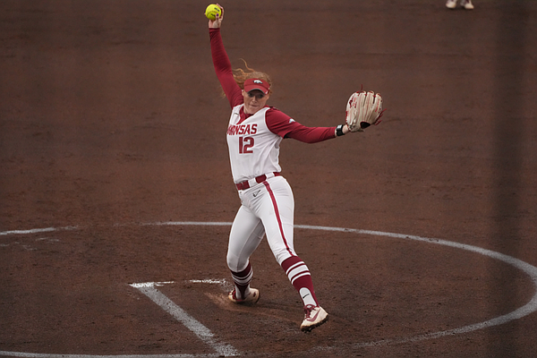 LIVE SCORE UPDATES & ANALYSIS: Arkansas softball at Texas Game 2