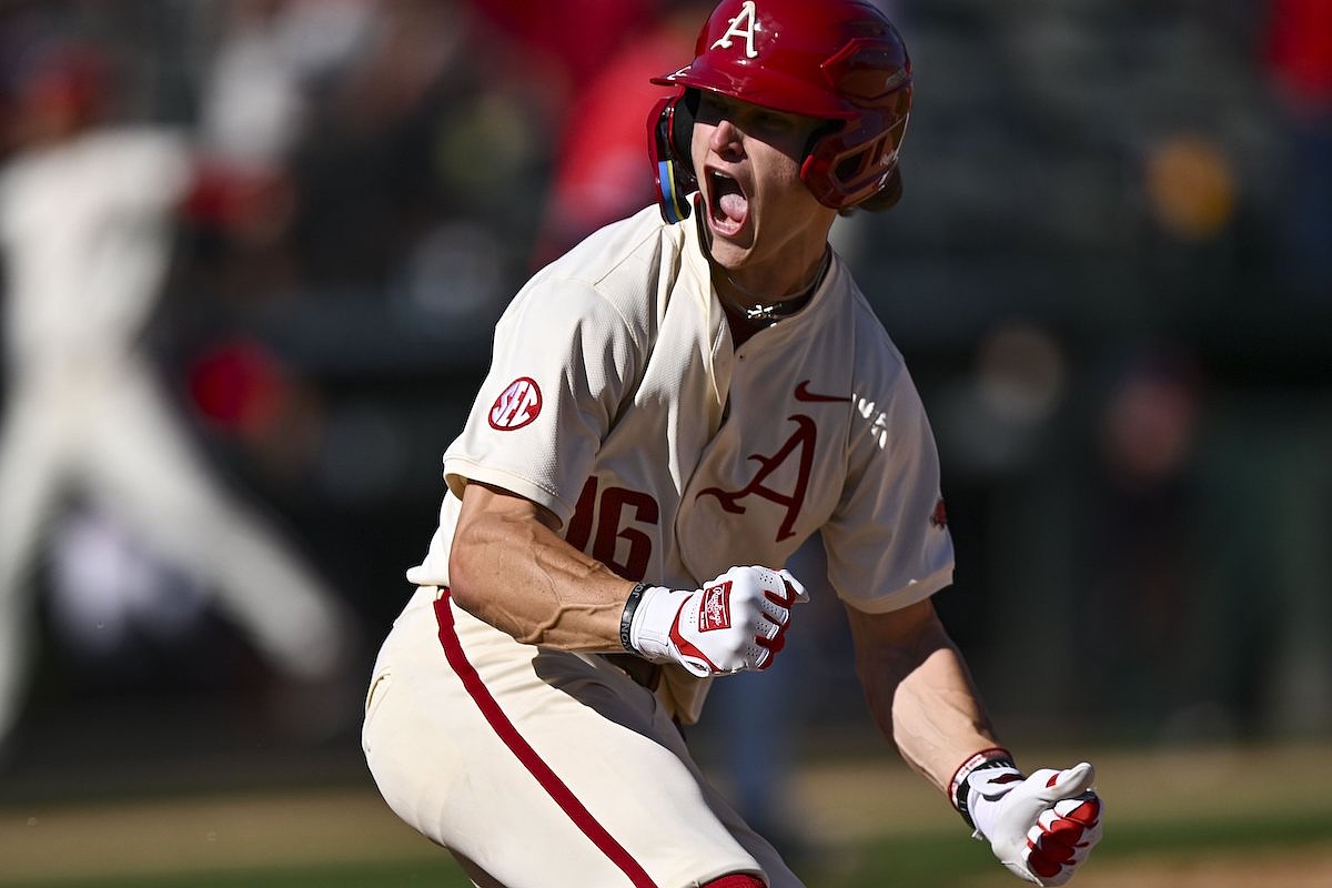 Arkansas baseball moves up, Ole Miss falls in coaches poll following walk-off end to series
