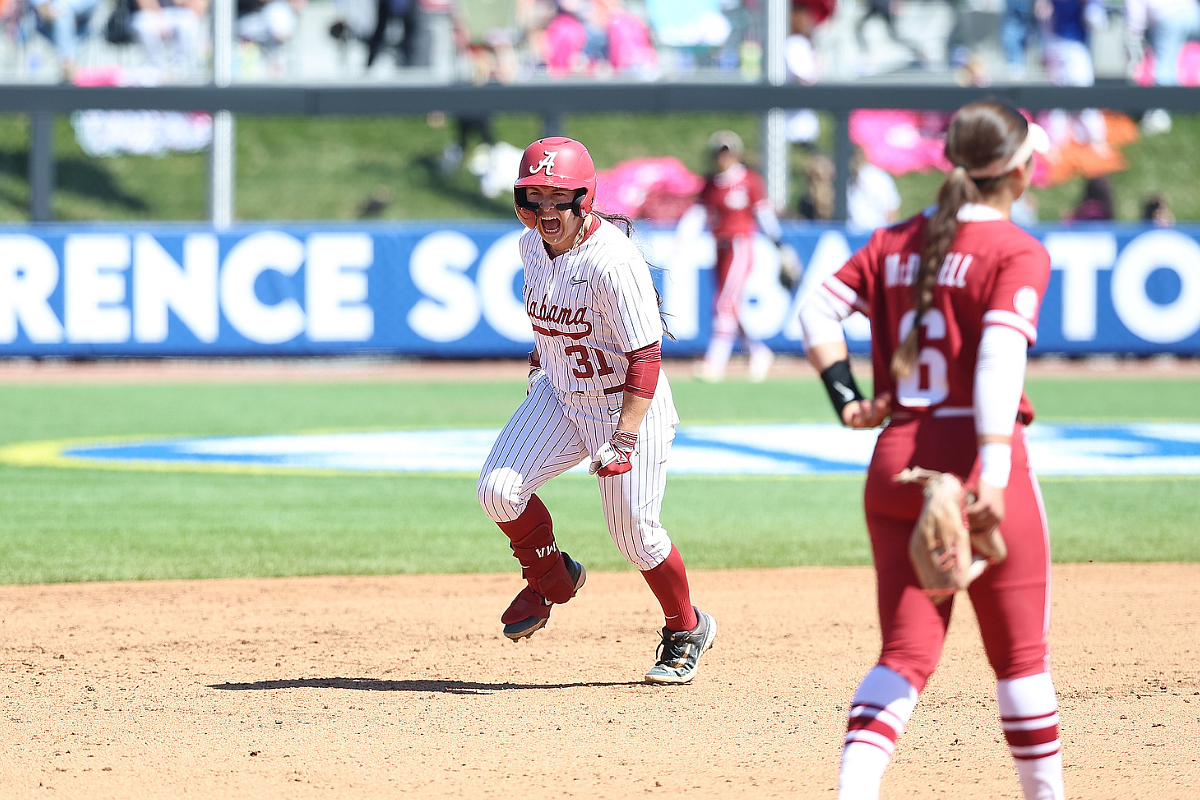 Alabama hits 4 home runs, surges past Arkansas softball at SEC Tournament