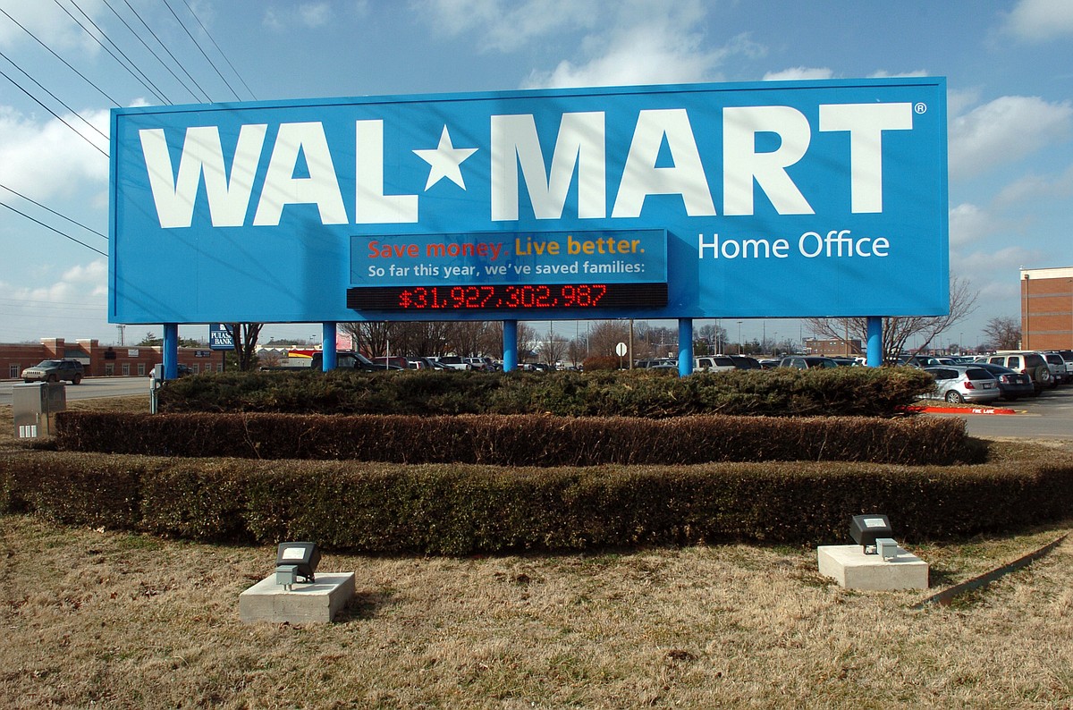Walmart to help fund Washington fire aid