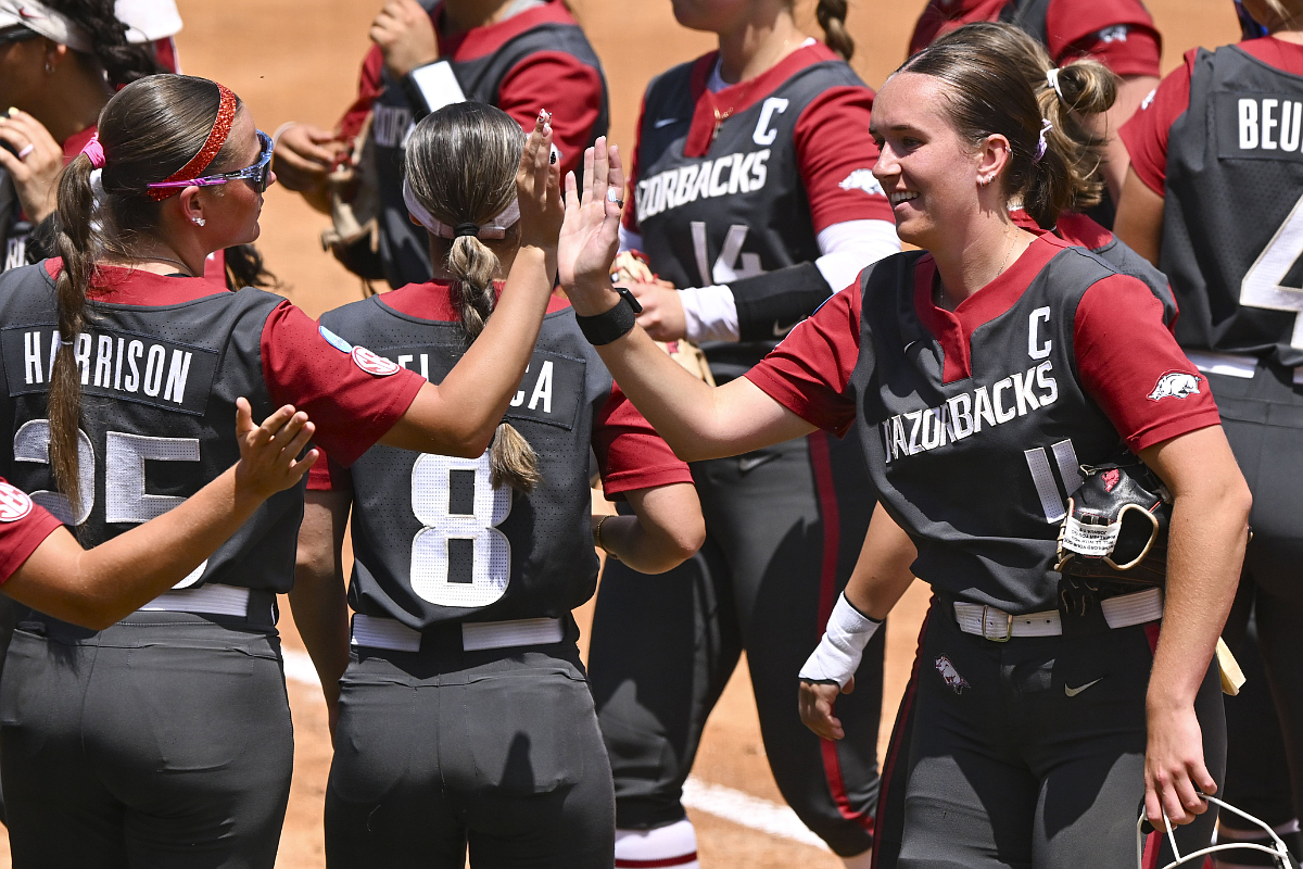 Arkansas softball gets contributions everywhere in win over South Florida