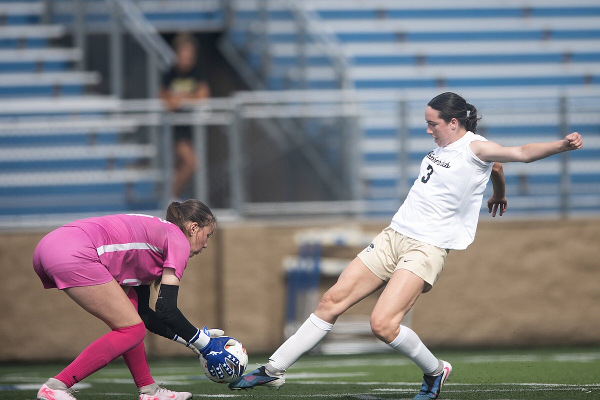 Arkansas Class 6A girls soccer: Sullivan does it all in Bentonville’s win vs. Rogers