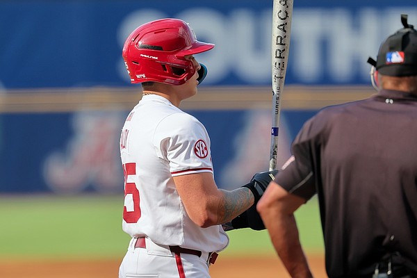 Arkansas baseball notebook: DH Kuhio Aloy leaves with injury, Zack Stewart stays hot at SEC Tournament
