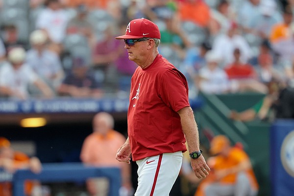 Dave Van Horn press conference: Arkansas baseball coach, players recap ...