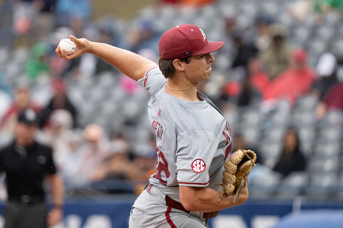 Arkansas baseball pitcher Hunter Dietz due up vs. Kansas