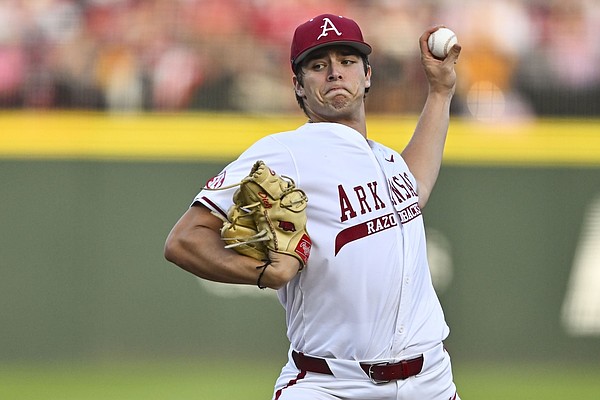 Arkansas baseball notebook: Hunter Dietz on target for NCAA Tournament