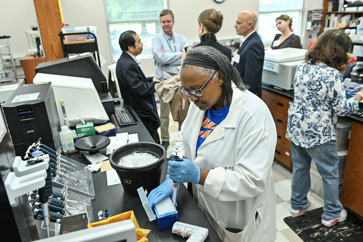 Federal commissioners call Arkansas ‘powerhouse for agriculture,’ tout potential of biotechnology