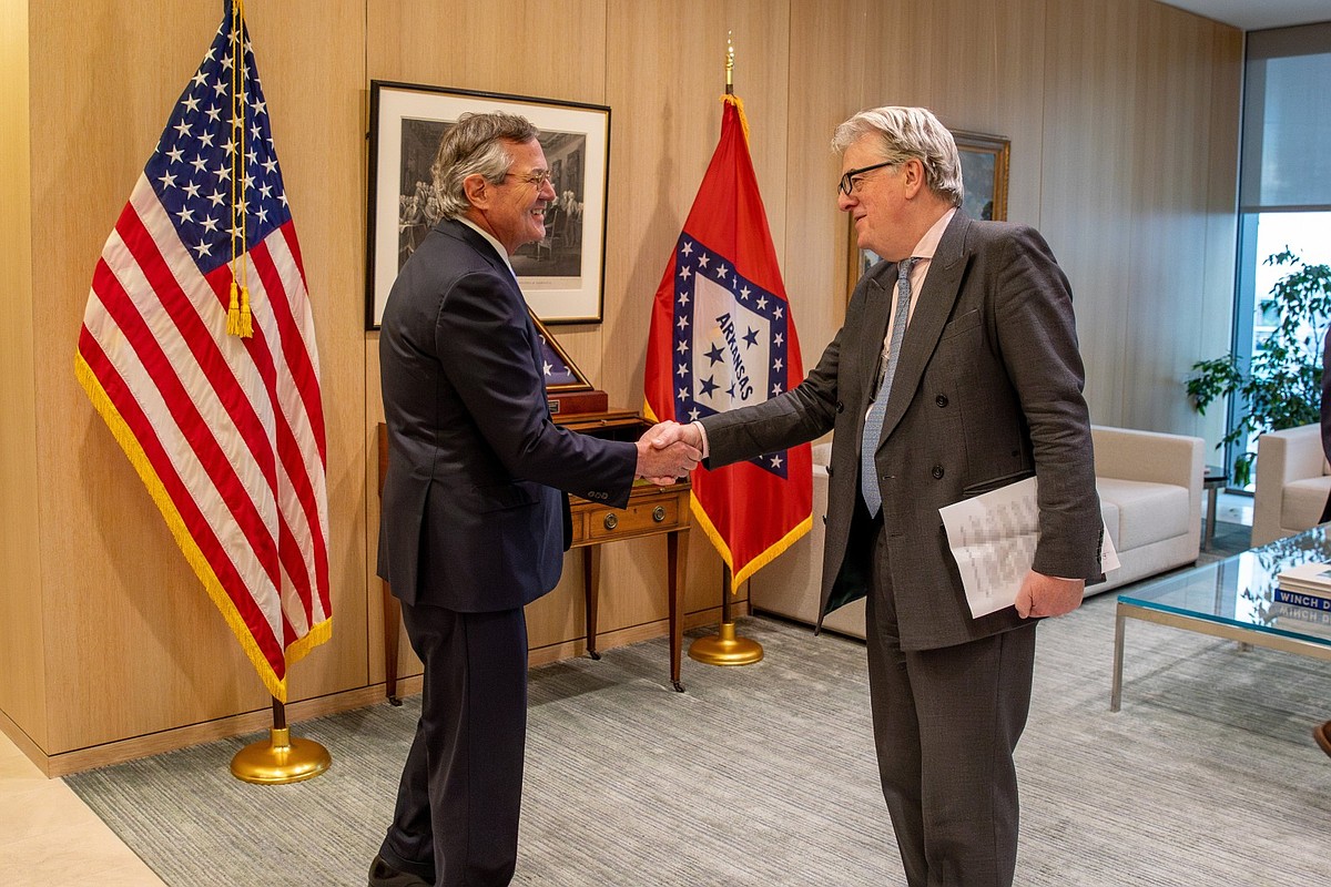 Arkansas’ Warren Stephens marks first year as U.S. ambassador to United Kingdom
