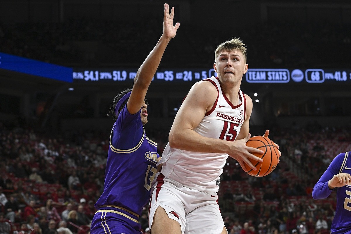 Arkansas basketball transfer Elmir Dzafic signs with Connecticut