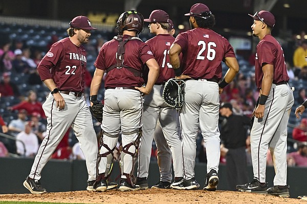 Former Razorbacks helping Little Rock baseball chase first trip to College World Series