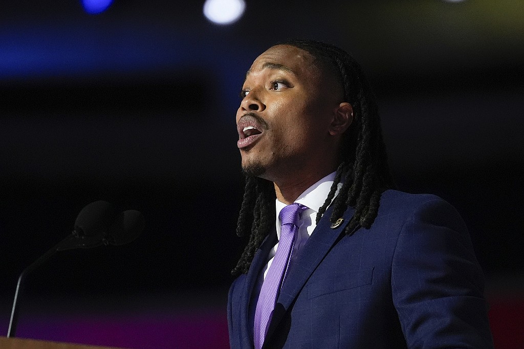 Arkansas Democrats rally at state convention in Little Rock, officially nominate candidates