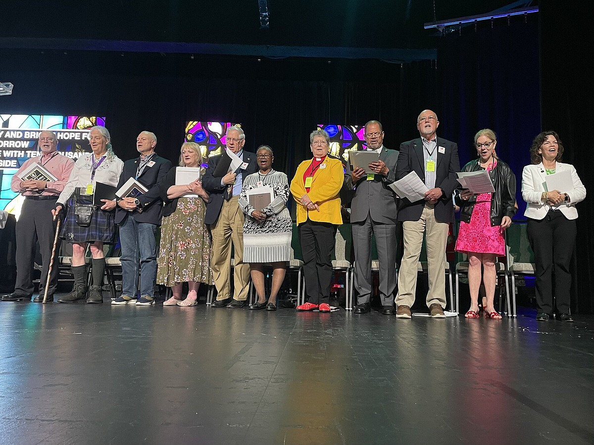 Retiring clergy recognized in service at Arkansas United Methodists’ annual conference in Hot Springs