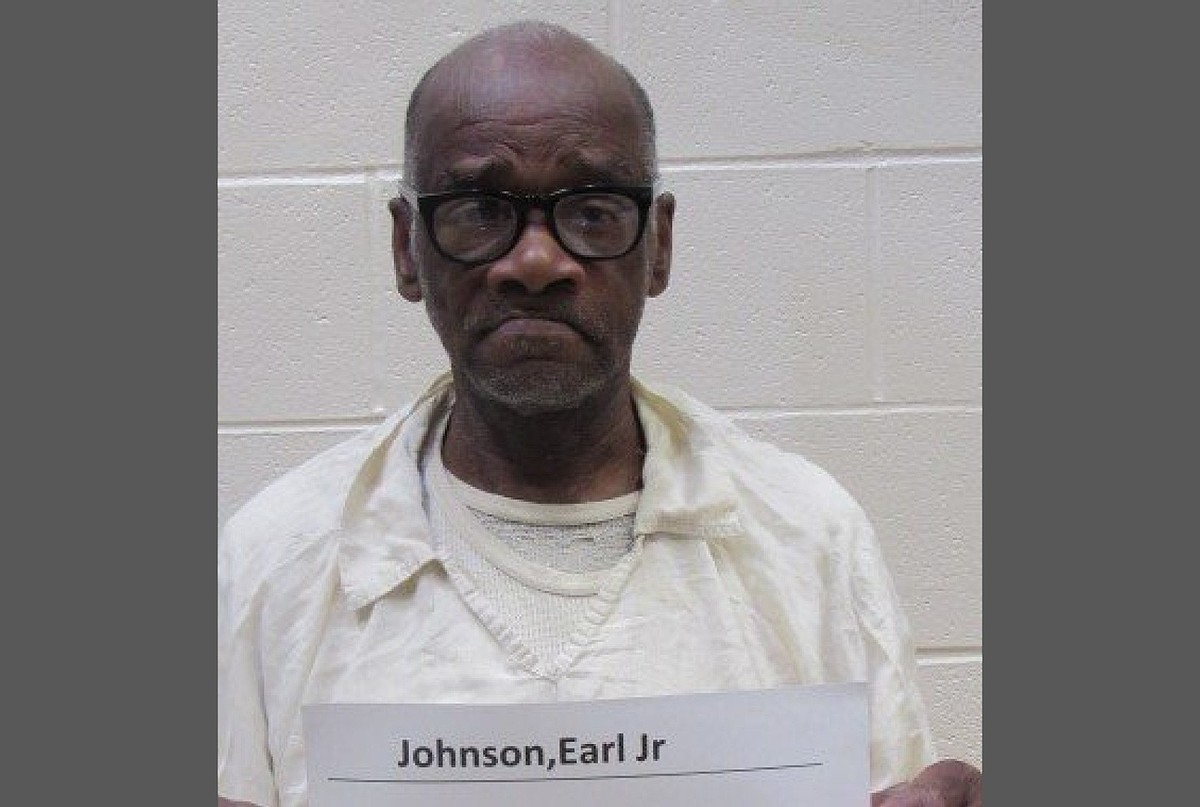 Arkansas man convicted of murder in 1971 gets recommended for commutation